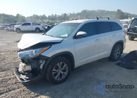 2015 Toyota Highlander Le/Le Plus z USA, uszkodzony, nr VIN 5TDBKRFH2FS155479